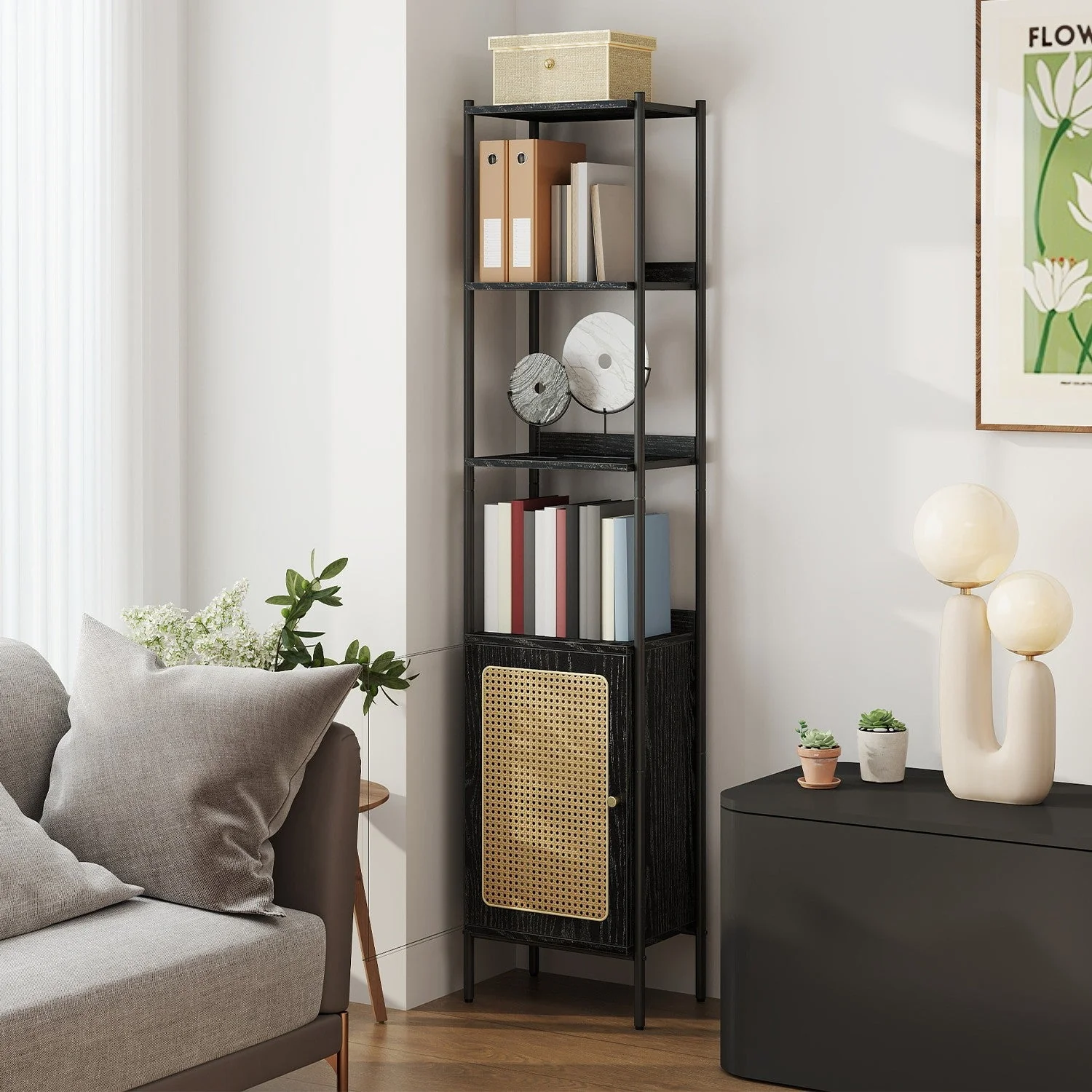 BOHO Boekenkast met Rotan Deur – Smal Staand Open Kastmeubel – 174 cm Hoog – Zwart Metaal en Hout – Tot 60 kg Draagvermogen